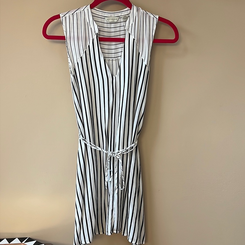 Black and white striped tunic top